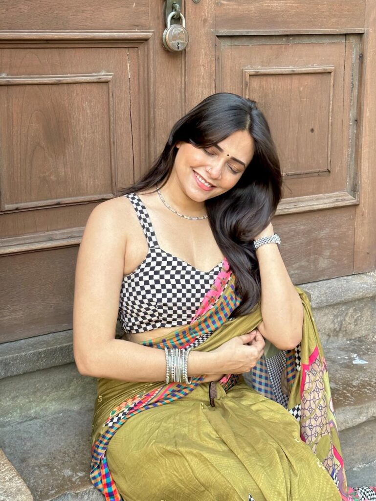 ✨✨saree @saundhindia ????{ saree , indian , lookbook, ethnic, shoot }#trendiingnow #saree #foryou (3)